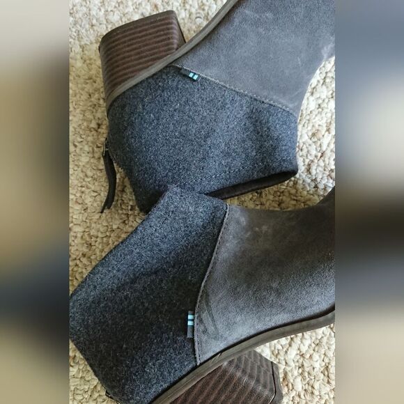 Toms Gray Suede Wool Blend Stacked Heel Ankle Bootie size 8 - Picture 9 of 15